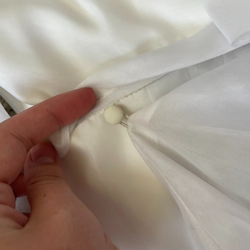 Vintage Lace Wedding Gown and Veil - Picture 14 of 15